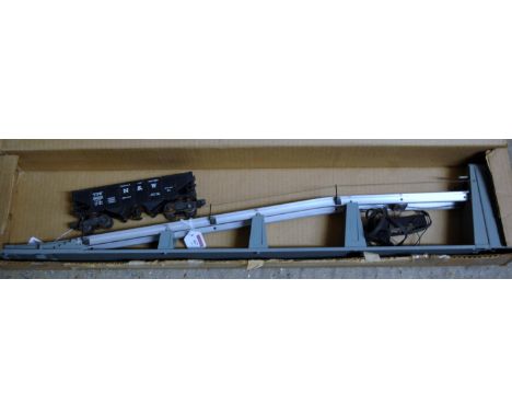 Lionel Lines no 456 coal ramp set with special hopper car no 3456 (NM-BG)