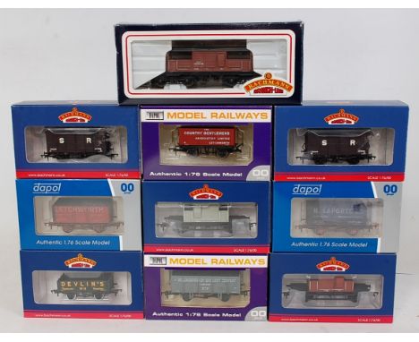 23 boxed wagons by Hornby, Bachmann and Dapol (MNM-BMNM)