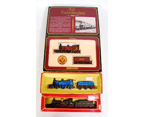 Boxed Hornby ex Caledonian 4-2-2 engine and tender LMS maroon no. 14010 (NM-BG) a similar Triang Hornby R553 Caledonian blue 