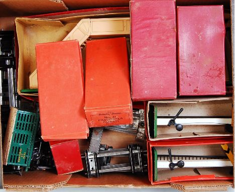 A large tray of post-war Hornby items including 2 x no 41 passenger coaches (NM-BG), no 51 3rd class coach (NM-BP), NE goods 