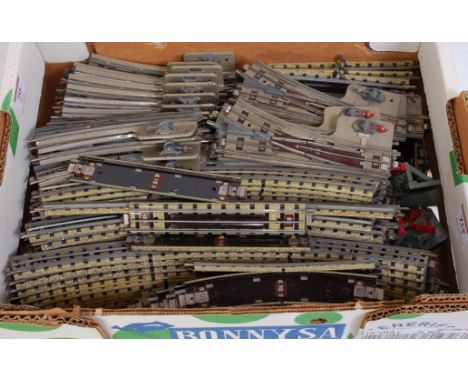 Tray of Hornby-Dublo 3-rail unboxed track: approx quantities: 16 large radius curves; 32 standard curves; 18 half curves; 40 