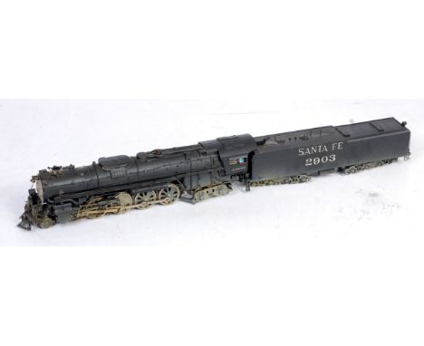 United Scale Models HO Gauge model of a Sante Fe 4-8-4 No.2903 Locomotive and Tender, in the original foam packed box (VG-BVG