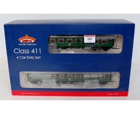 A Bachmann 31-425 class 4CEP EMU late BR multiple unit green, DCC ready small tear to one box flap (M-BNM)