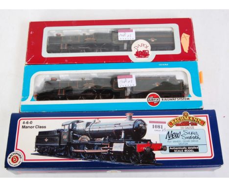 A mixed lot of BR (WR) interest, Bachmann Manor class engine and tender renamed/numbered as 7808 "Cookham Manor" in associate