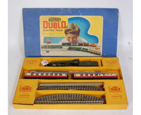 Hornby Dublo 3-rail P15 ‘The Flying Scotsman’ passenger train set. L11 Mallard loco and tender, mazac wheels (E), 4005 1 st /