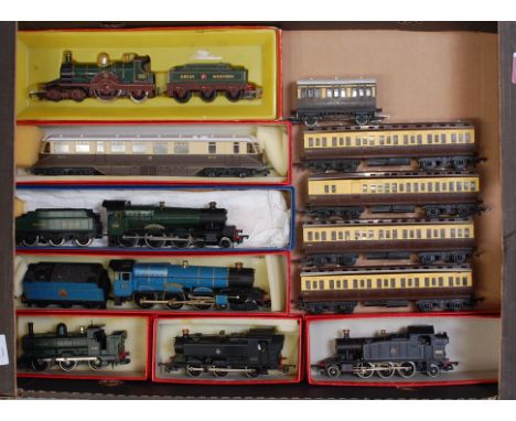 Tray of mixed GWR items, Triang 'Lord of the Isles' (F-BP), 4 clerestory coaches and 4 wheel coach (G), Hornby 0-6-0 pannier 