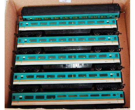 A rake of Hornby Midland HST Mk4 coaches, 3 second class, 2 first class &amp; buffet car (G)