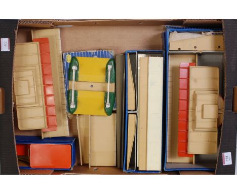 Large tray containing Hornby-Dublo D1 items: two Through Stations each with white edges (G) (one BP); three platform extensio