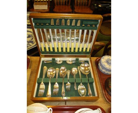 Canteen with a 6 Place Setting of Zenith Plate Cutlery 