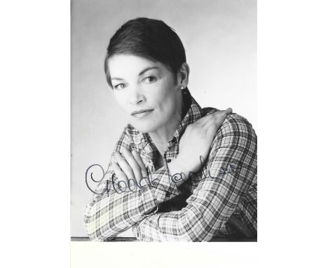 Glenda Jackson signed 6x4 black and white photograph. Jackson is an English actress and politician who has won the Academy Aw