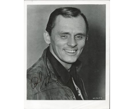 Frank Gorshin signed 10x8 black and white original photograph. Gorshin was an American character actor, impressionist, and co