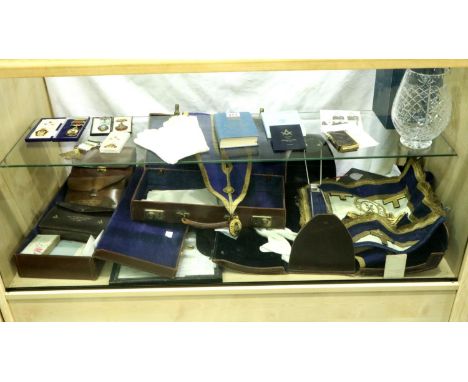 Large quantity of Freemason regalia including silver and other jewels, cases and ephemera. P&amp;P Group 3 (£25+VAT for the f