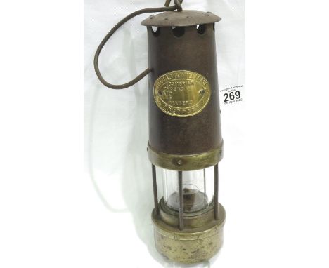 Thomas &amp; Williams Ltd Aberdare brass mining lamp, H: 29 cm. P&amp;P Group 2 (£18+VAT for the first lot and £3+VAT for sub