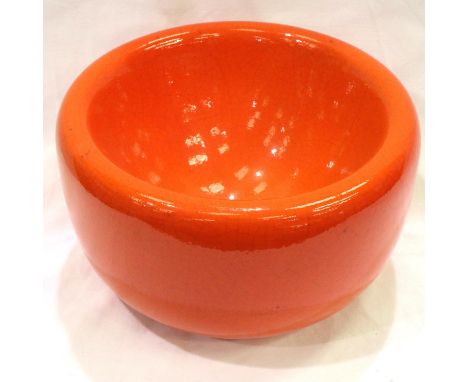 Rosenthal ceramic orange bowl, D: 19 cm, H: 10 cm. P&amp;P Group 2 (£18+VAT for the first lot and £3+VAT for subsequent lots)