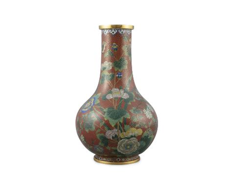 A CLOISONNE ENAMEL ‘FLOWER’ BALUSTER VASE BY THE STUDIO DE SHENG 德成China, Late Qing to Republic / Minguo periodAdorned in viv