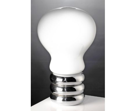 Ingo Maurer, Design M, große Bodenleuchte Modell Giant BulbIngo MaurerDesign MDesign 1966Giant Bulb. Große Boden- / Tischleuc