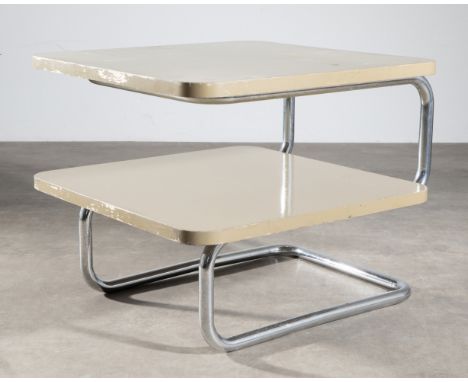 Walter Knoll für Thonet, Bigla, zweietagiger Beistelltisch Modell K 407Walter KnollBiglaDesign ca. 1931Zweietagiger Beistellt