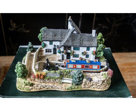 Limited Edition Light Up Lilliput Lane Cottage ' The Lock Inn' No. L2964, Limited Edition No. 0175.  In original box and in e