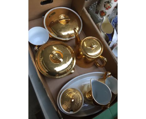 Box of Worcester gold finish kitchen ware 