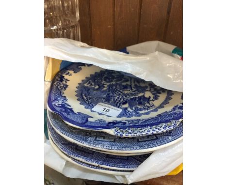 Quantity of blue and white pottery to include Willow and Royal Worcester 