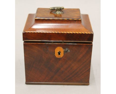A small George III mahogany tea caddy. 12.5 cm wide.