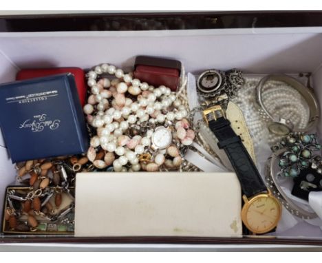 BOX OF MISCELLANEOUS COSTUME JEWELLERY INCLUDING SIMULATED PEARL NECKLACES AND LADIES WRISTWATCHS ETC