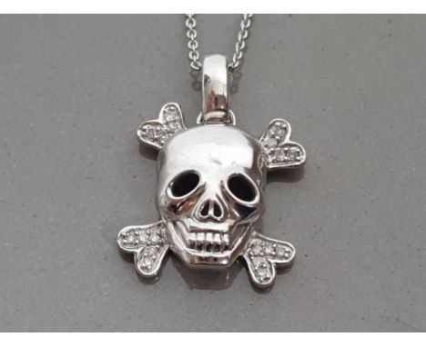 9CT WHITE GOLD DIAMOND SET SKULL PENDANT AND CHAIN, 5G