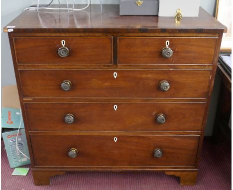 Mahogany chest of 2 over 3 drawers on bracket feet - Approx W: 109cm D: 56cm H: 107cm