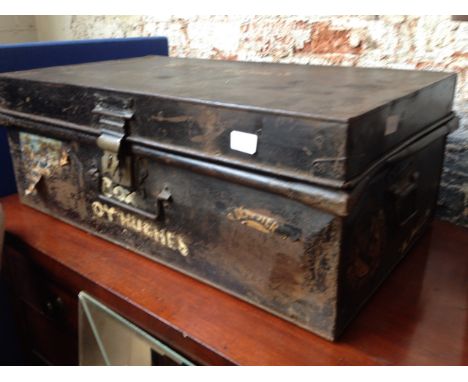 TIN TRUNK. L77CM