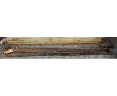 A six foot cast iron sash clamp with further six foot extension (2)