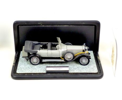 Two Franklin Mint die-cast model Rolls Royce  vintage cars, comprising a 1925 Silver Ghost, with presentation case and docume