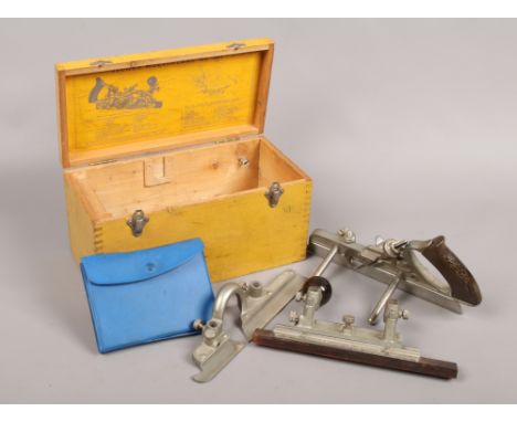 A cased multi plane number 405 manufactured by Record Tools Limited England.