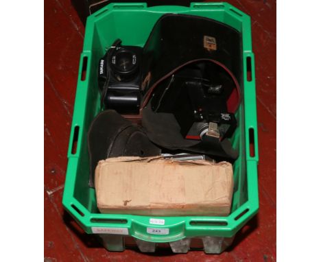 A box of cameras to include Tamashi, Coronet, Polaroid etc.