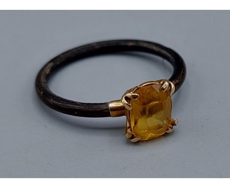 An Elephant hair, gold mounted and Citrine set ring, ring size M 