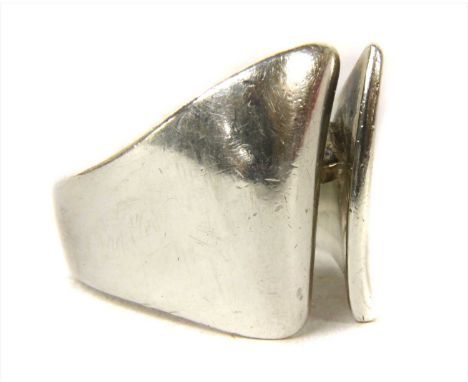 A Georg Jensen sterling silver ring, design by Hans Hansen, marked '9255 HaH Georg Jensen',13.30g, finger size O