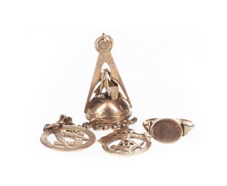 NINE CARAT GOLD MASONIC SWIVEL PENDANT, the oval rotating bezel with central masonic emblem and blue enamel decoration, in ni