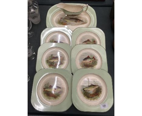 A COLLECTION OF WOODS IVORY WARE FISH THEMED LARGE PLATE, SIDE PLATES AND A JUG 