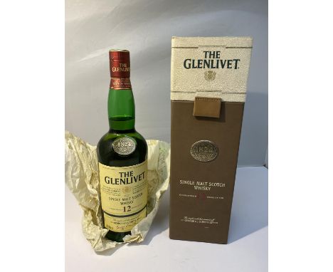 A 70CL BOTTLE OF THE GLENVILET SINGLE MALT SCOTCH WHISKY AGED 12 YEARS 40% VOL IN A LEATHER STYLE PRESENTATION BOX 