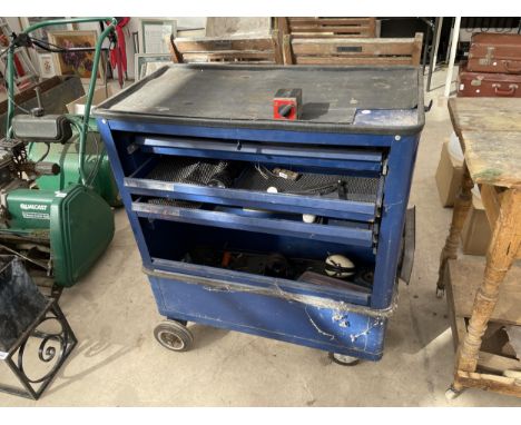 A WHEELED WORKSHOP STORAGE CHEST TO INCLUDE VARIOUS TOOLS TO INCLUDE TORCHES, SET SQUARE AND A KENNEDY SWITCH ETC 