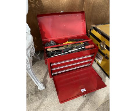 A METAL THREE DRAWER TOOL CHEST WITH AN ASSORTMENT OF HAND TOOLS 