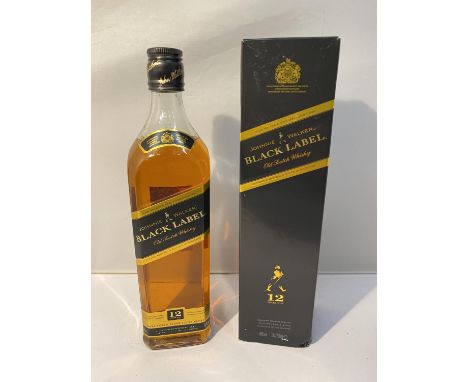 A 70CL BOTTLE OF JOHNNIE WALKER BLACK LABEL EXTRA SPECIAL DELUXE SCOTCH WHISKY 40% VOL IN BOX 
