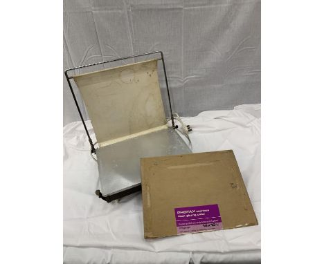 A PRINT DRYER/GLAZER FOR THE DARK ROOM 