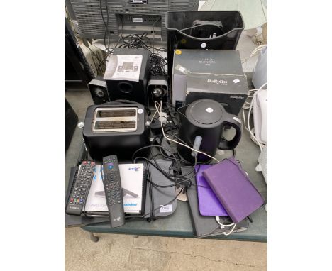 A LARGE ASSORTMENT OF ITEMS TO INCLUDE A LOGITECH SPEAKER SET, TOASTER AND TABLETS ETC 