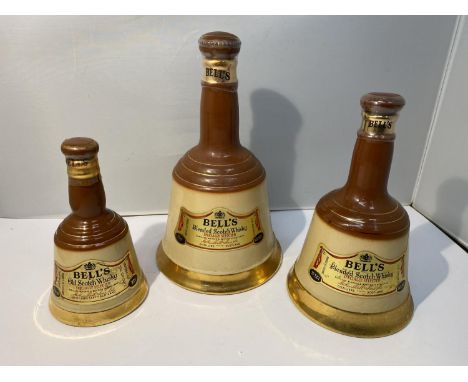 THREE GRADUATED BOTTLES OF BELL'S BLENDED SCOTCH WHISKY TO INCLUDE A 75CL 40%, A 37.CL 40% AND A 18.9CL 70% PROOF 