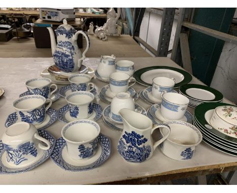 A QUANTITY OF CHINA AND POTTERY TO INCLUDE SPODE BOWLS, ELIZABETHAN CHINA TRIOS, MEAKIN BLUE AND WHITE CUPS, SAUCERS, COFFEE 