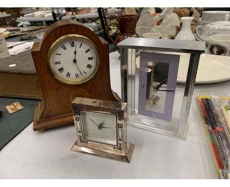 AN OAK INLAID MANTLE CLOCK, PLUS TWO OTHER MANTLE CLOCKS 