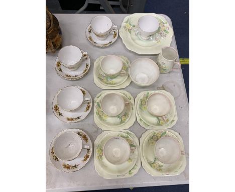 A QUANTITY OF CHINA CUPS, SAUCERS, PLATES, ETC TO INCLUDE QUEEN ANNE 