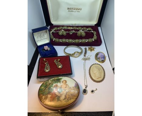 VARIOUS ITEMS OF JEWELLERY TO INCLUDE A MARKED SILVER NECKLACE WITH TWO SAPPHIRE PENDANTS, A WATCH, EARRINGS, A CERAMIC TRINK