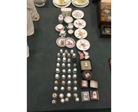 A COLLECTION OF MINIATURE CHINA PIECES TO INCLUDE SPODE, MINTON, ETC, THIMBLES (SOME BOXED) CUPS, SAUCERS, PLATES, BUTTERFLIE