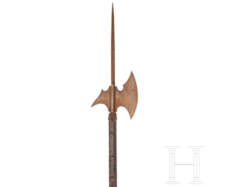 Helmbarte, Sammleranfertigung im Stil des 16. Jhdts.  Lange, vierkantige Stoßspitze. Halbrundes, glattes Blatt mit abwärts ge